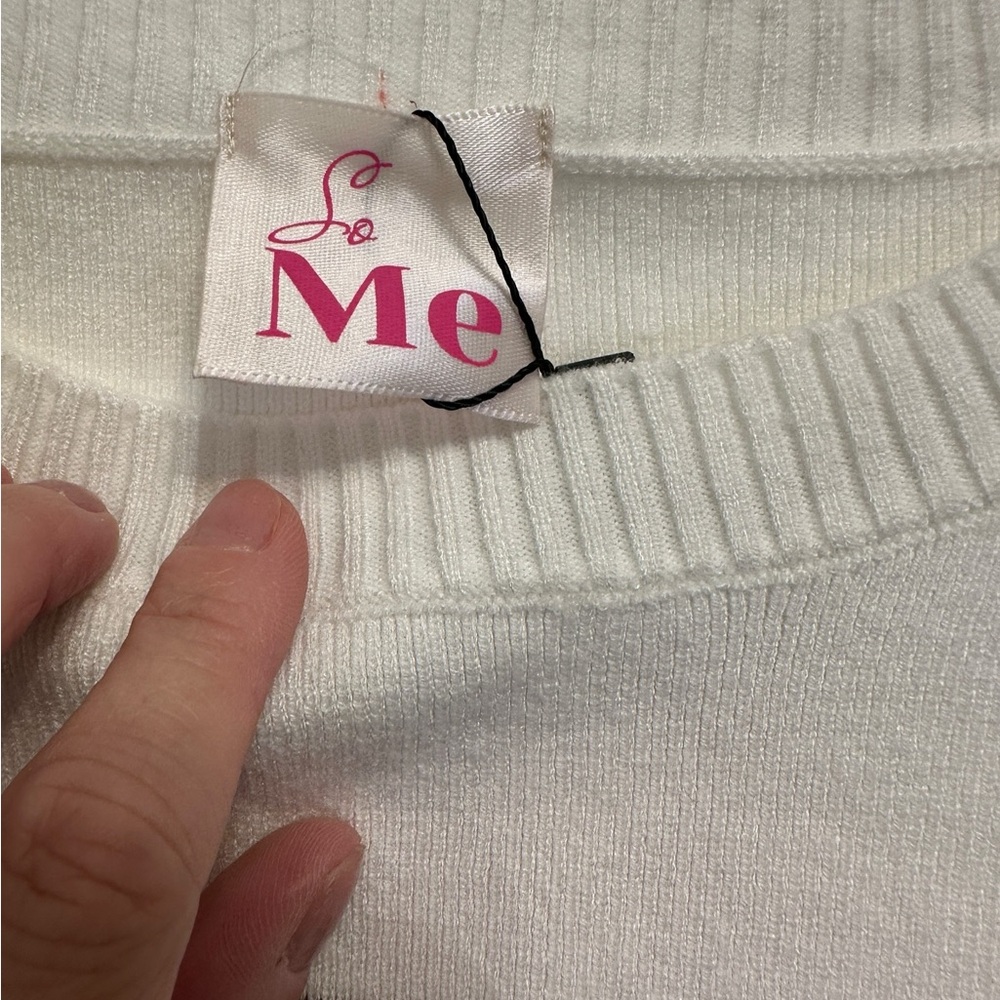 ME Makeover Essentials Cream Sweater with Bow‎ Accent - Picture 4 of 6